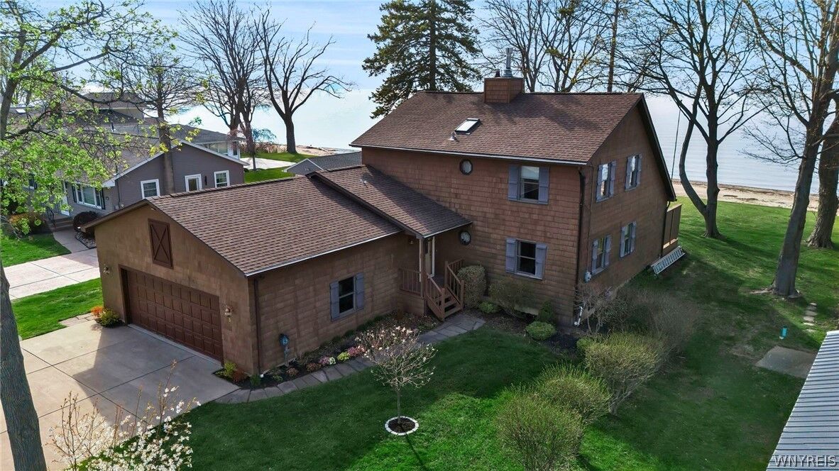 Property Photo:  386 Roat Drive  NY 14006 