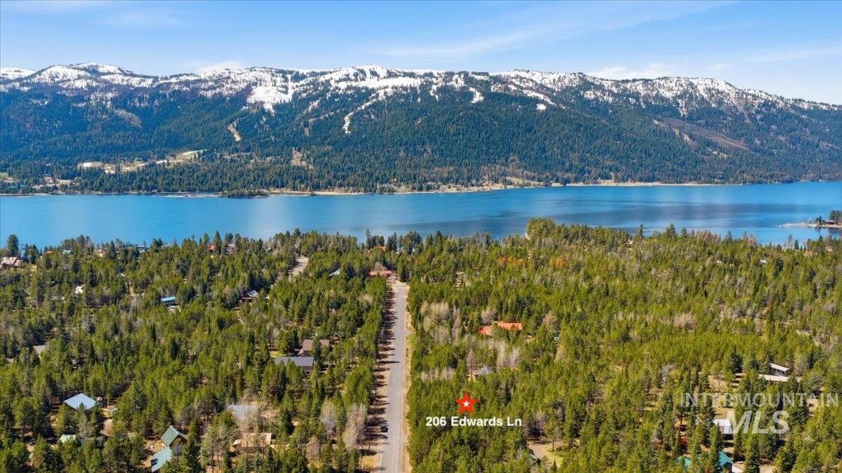 Property Photo:  206 Edwards Ln  ID 83615 