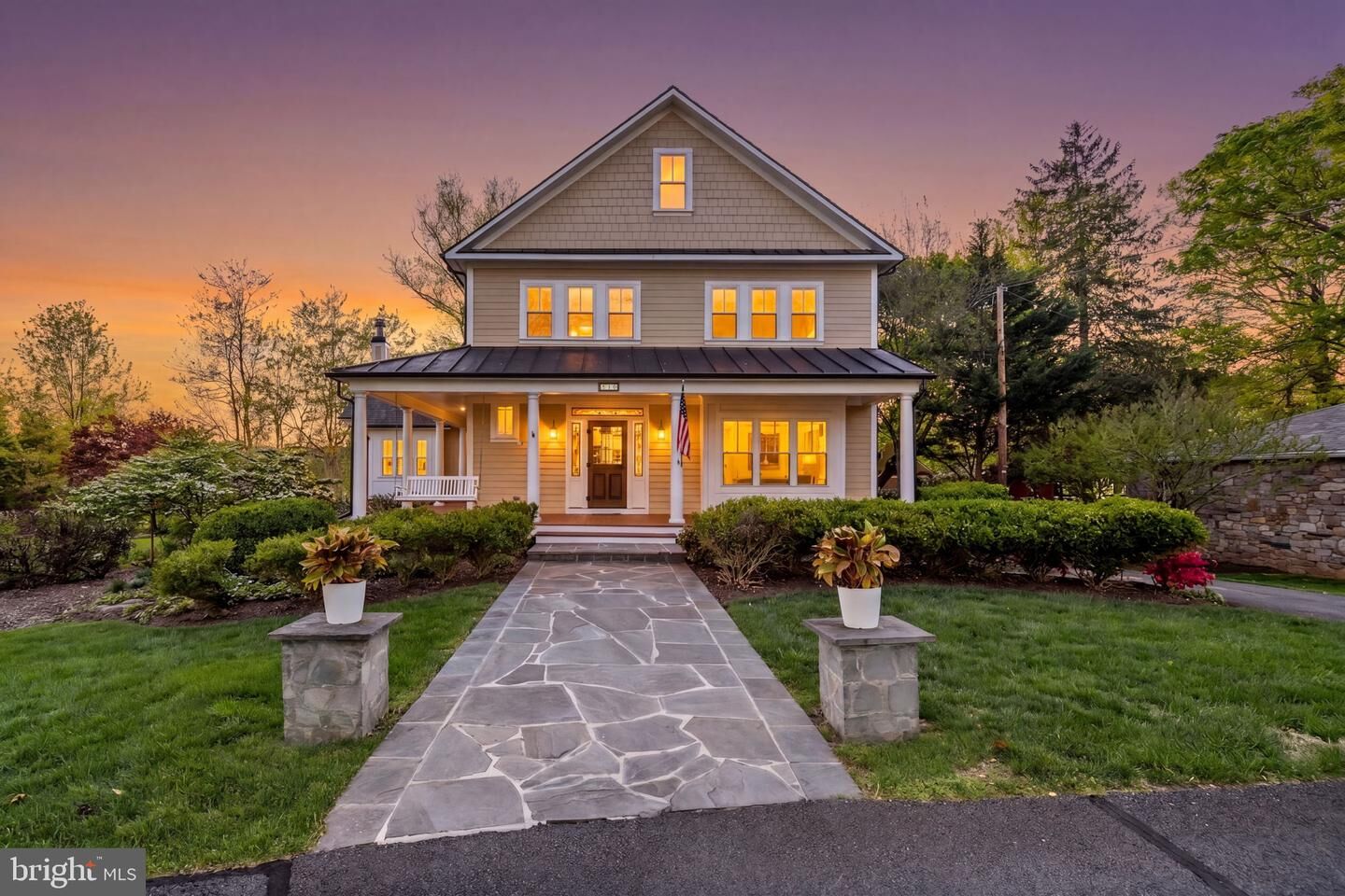 Property Photo: 10 N Locust Street VA 20141