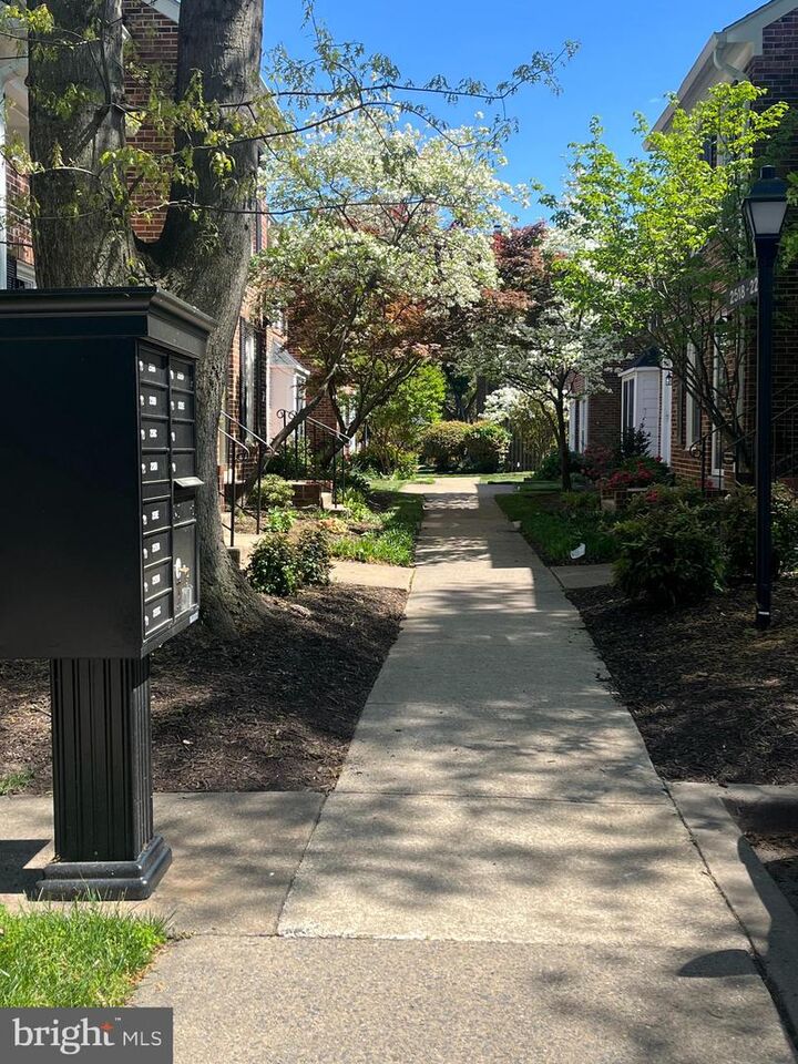 Property Photo:  2518 Arlington Mill Drive C S  VA 22206 