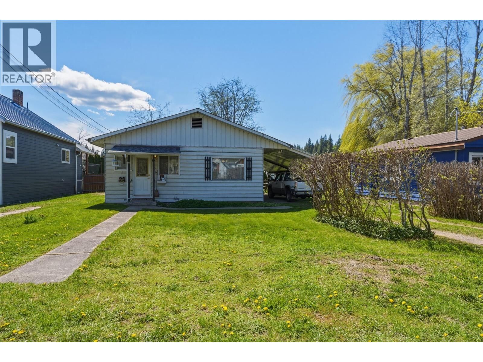 Property Photo:  4760 Canoe Beach Drive Drive Northeast  BC V0E 1K0 
