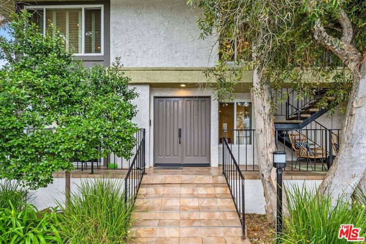 Property Photo:  904 5th St  CA 90403 