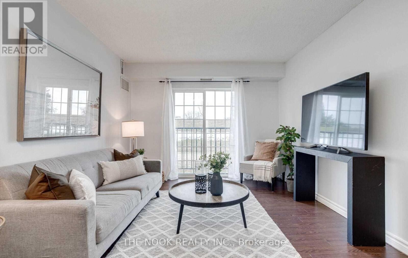 Property Photo:  90 Aspen Springs Drive 109  ON L1C 5N7 