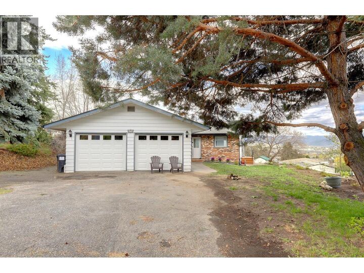 674 Pheasant Road — photo 1