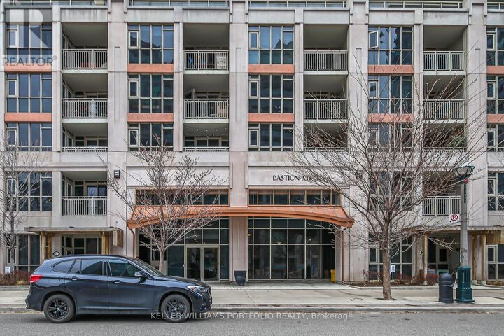 Property Photo:  35 Bastion Street 1120  ON M5V 0C2 