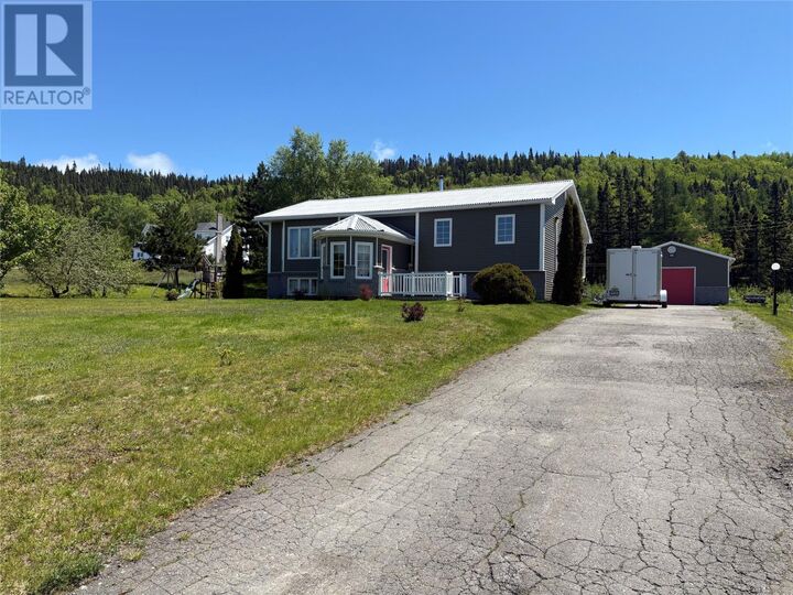 19 Gillingham Avenue — photo 1