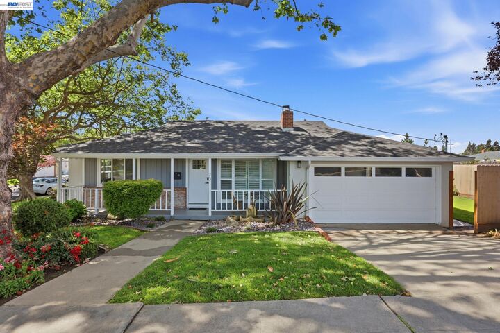 Property Photo:  73 Paseo Grande  CA 94580 