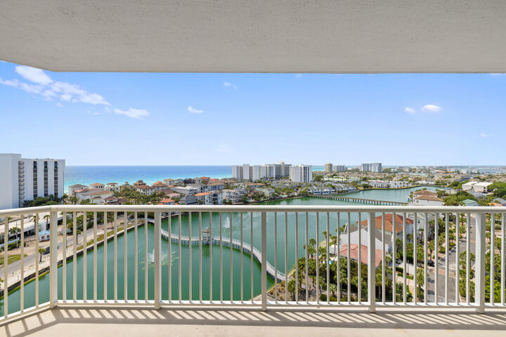 Property Photo:  970 US-98 1207  FL 32541 