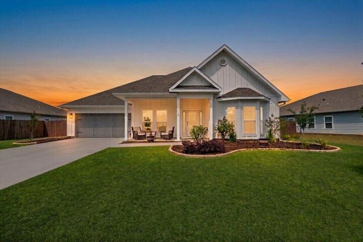 Property Photo: 110 E Oak Trees Lane FL 32439
