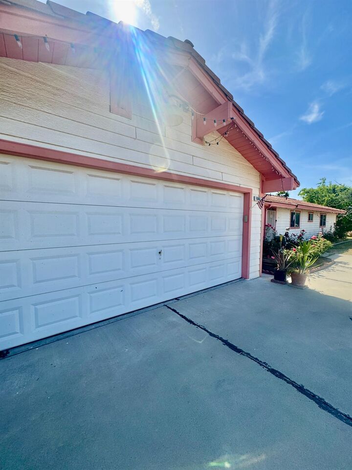 Property Photo:  16861 Karen Road  CA 93636 