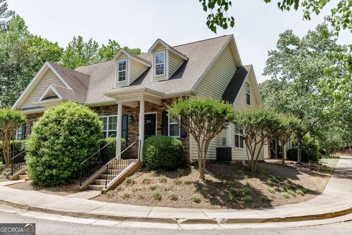Property Photo:  1305 Cedar Shoals Drive 201  GA 30605 