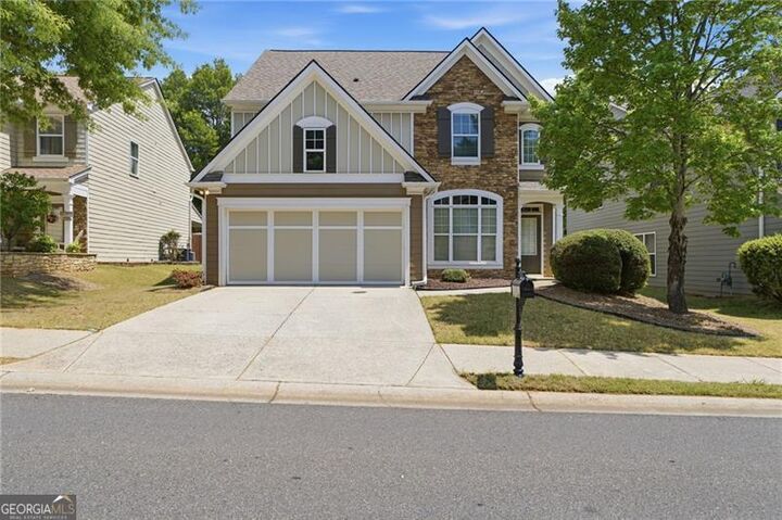 Property Photo: 5035 Stonehaven View GA 30040