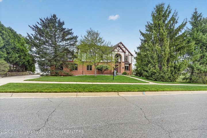 Property Photo:  3600 Beech Tree Lane  MI 48864 