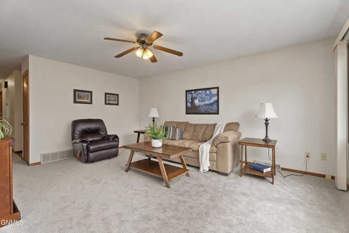 Property Photo:  2222 Kennedy Avenue  ND 58501 