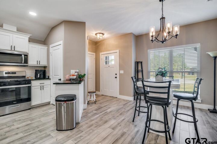 Property Photo: 17409 Crossing Circle TX 75771