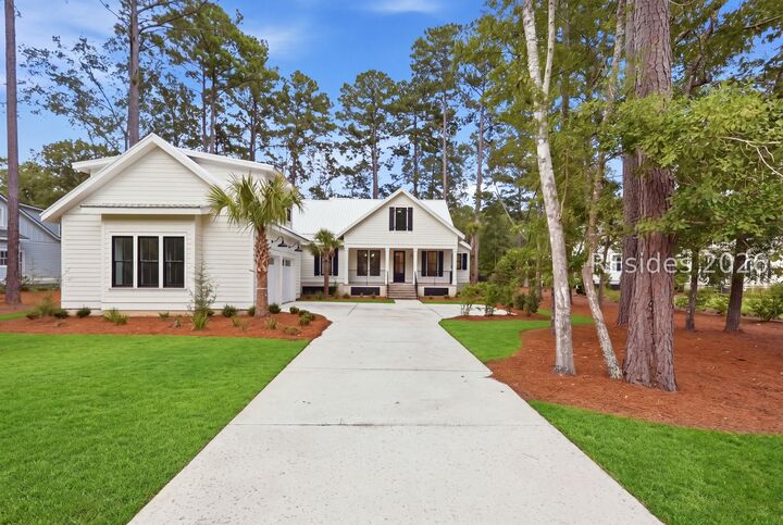Property Photo:  10 Oldfield Village Road  SC 29909 