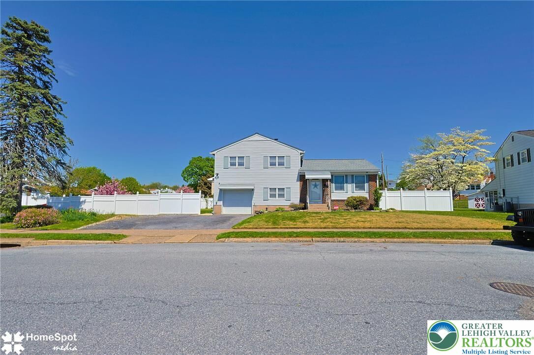 Property Photo:  1572 Primrose Lane  PA 18018 