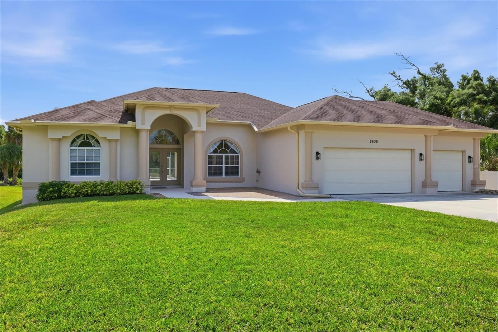 Property Photo: 2635 Manasota Beach Road FL 34223