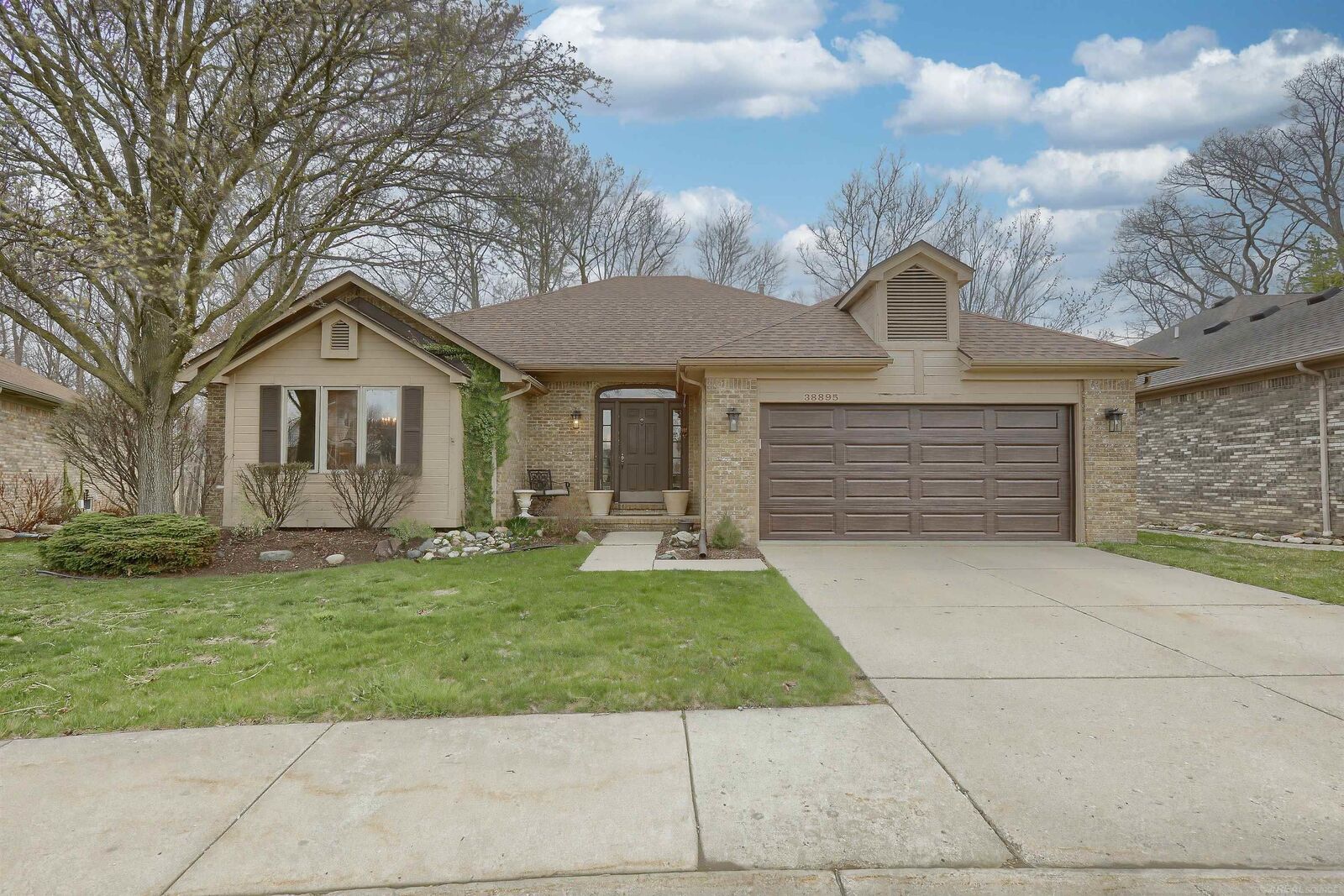 Property Photo:  38895 Ridgeview Circle 58  MI 48036 