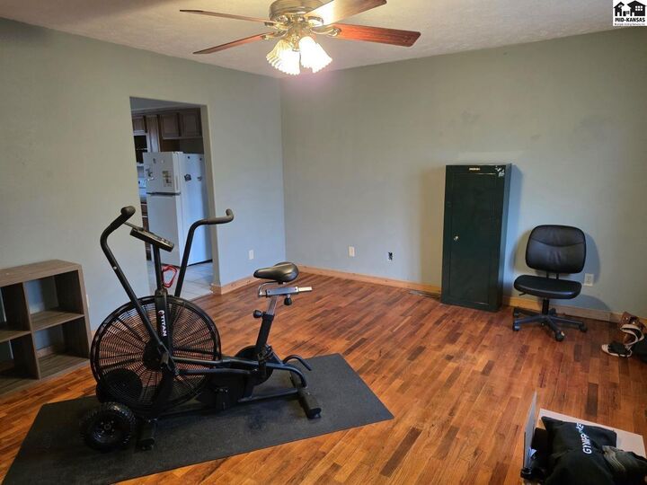 Photo de la propriété:  806 S Taylor St  KS 67124-2451 