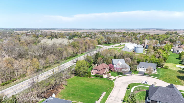 Property Photo:  625 Sheffield Circle  IL 60554 