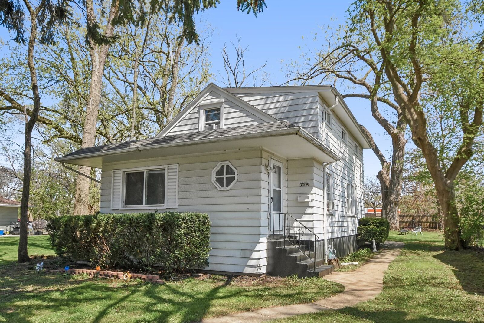 Property Photo:  3009 Elisha Avenue  IL 60099 