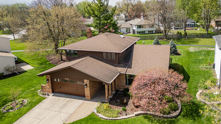 Property Photo:  6486 Hanover Court  IL 60532 