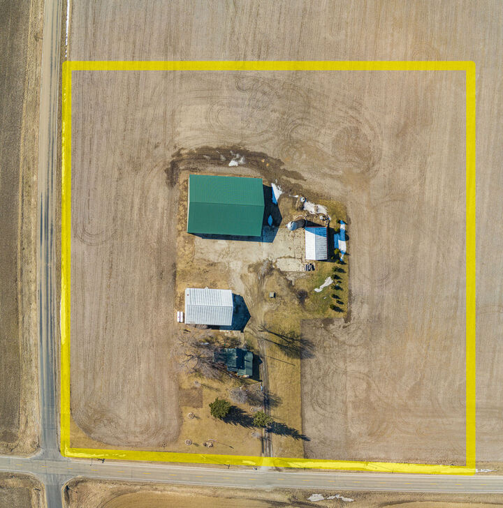 Property Photo: 17093 Somonauk Road IL 60115
