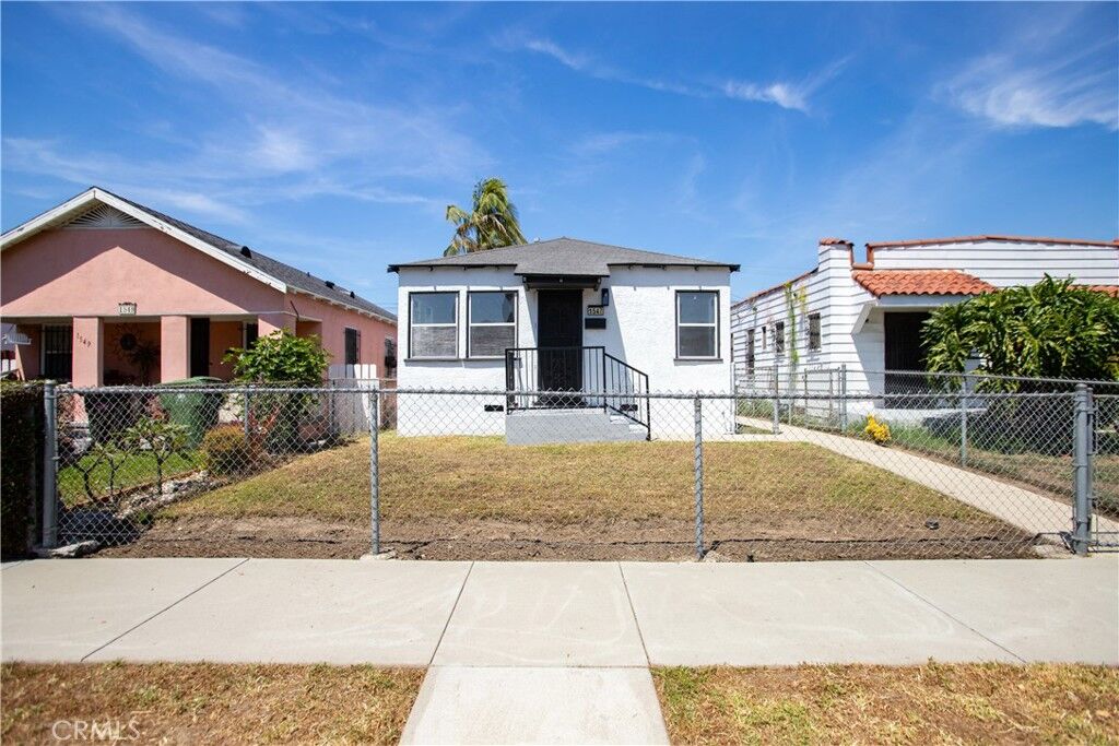 Property Photo:  1547 W 60th  CA 90047 