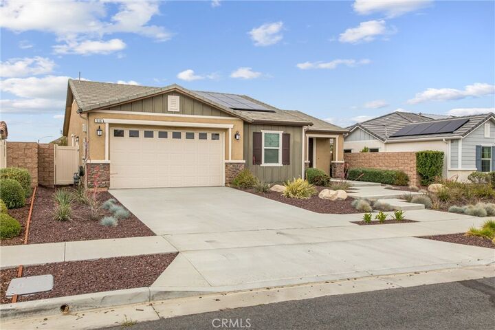 Property Photo:  516 Farmstead St  CA 92543 