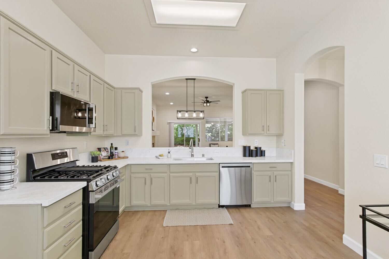 Property Photo:  5433 Pearlstone Drive  CA 95843 