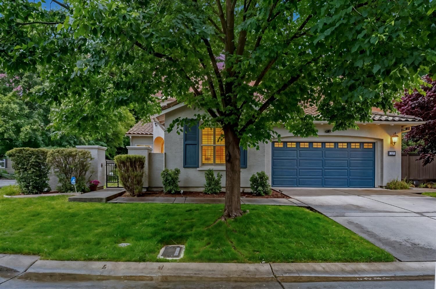 Property Photo:  111 Hebron Circle  CA 95835 