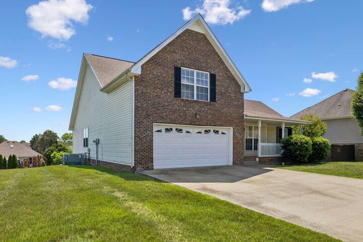Property Photo:  688 Fallbrook Ln  TN 37040 