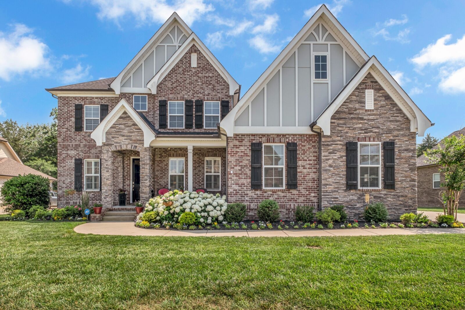 Property Photo:  1041 Montrose Dr  TN 37066 
