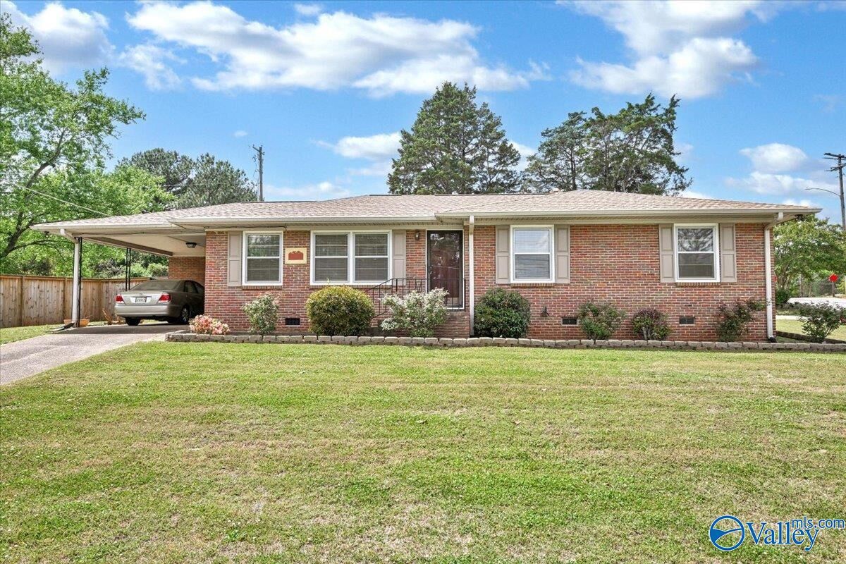 Property Photo:  1119 Retlaw Street NW  AL 35816 