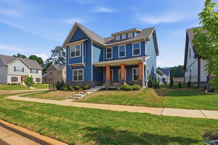 Property Photo:  131 Bridgestone Drive NE  AL 35811 