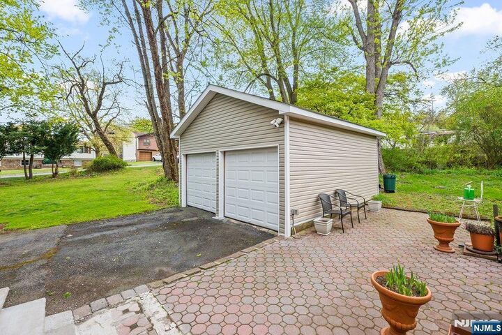 Property Photo:  863 Pleasant Valley Way  NJ 07052 