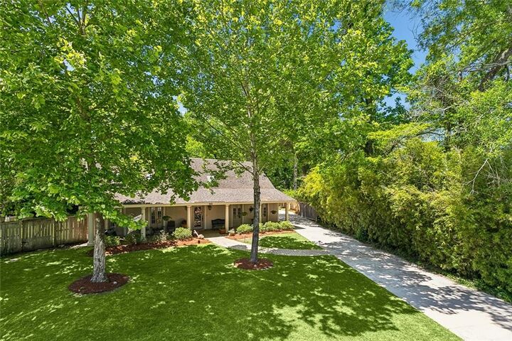 Property Photo:  100 Talisheek Place  LA 70471 