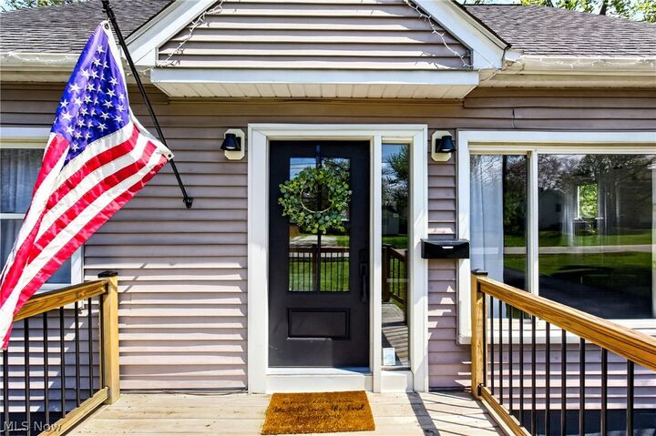 Property Photo:  1424 Clemmens Avenue NW  OH 44485 