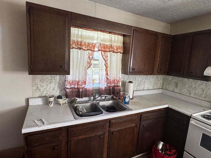 Property Photo:  309 Johnston Avenue  VA 24134 