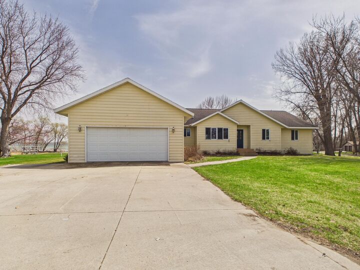 Property Photo:  412 E 1st Street  MN 56381 