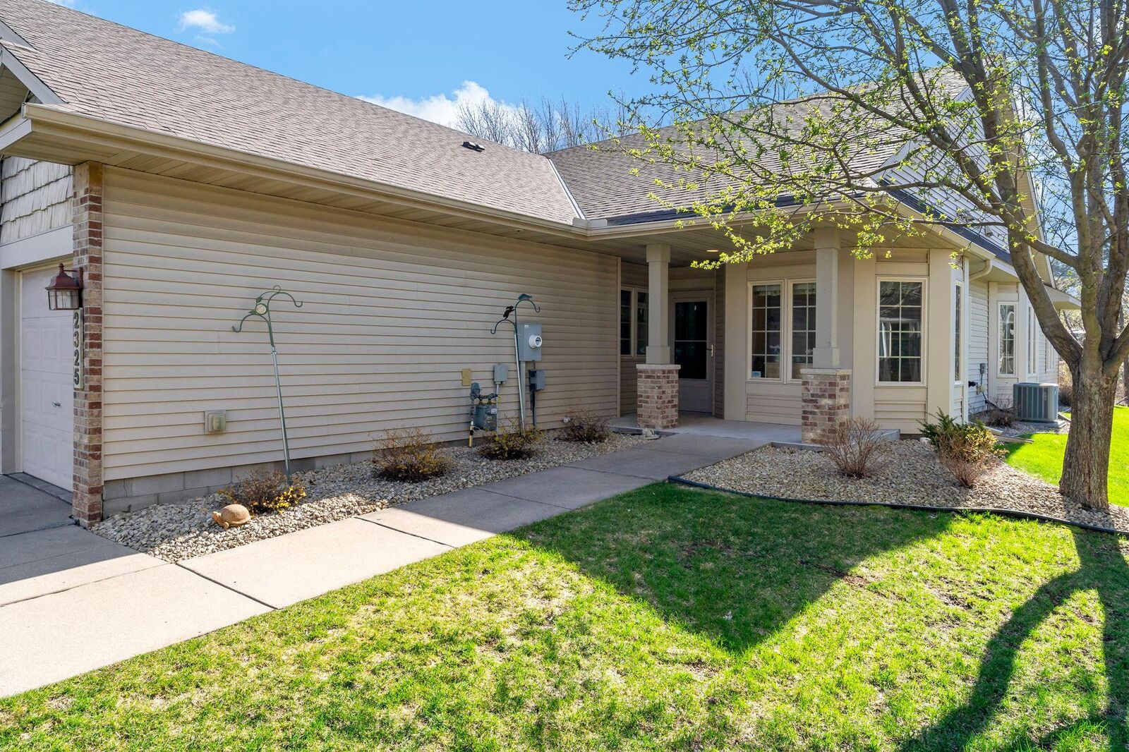 Property Photo:  2325 Gresham Avenue N  MN 55128 