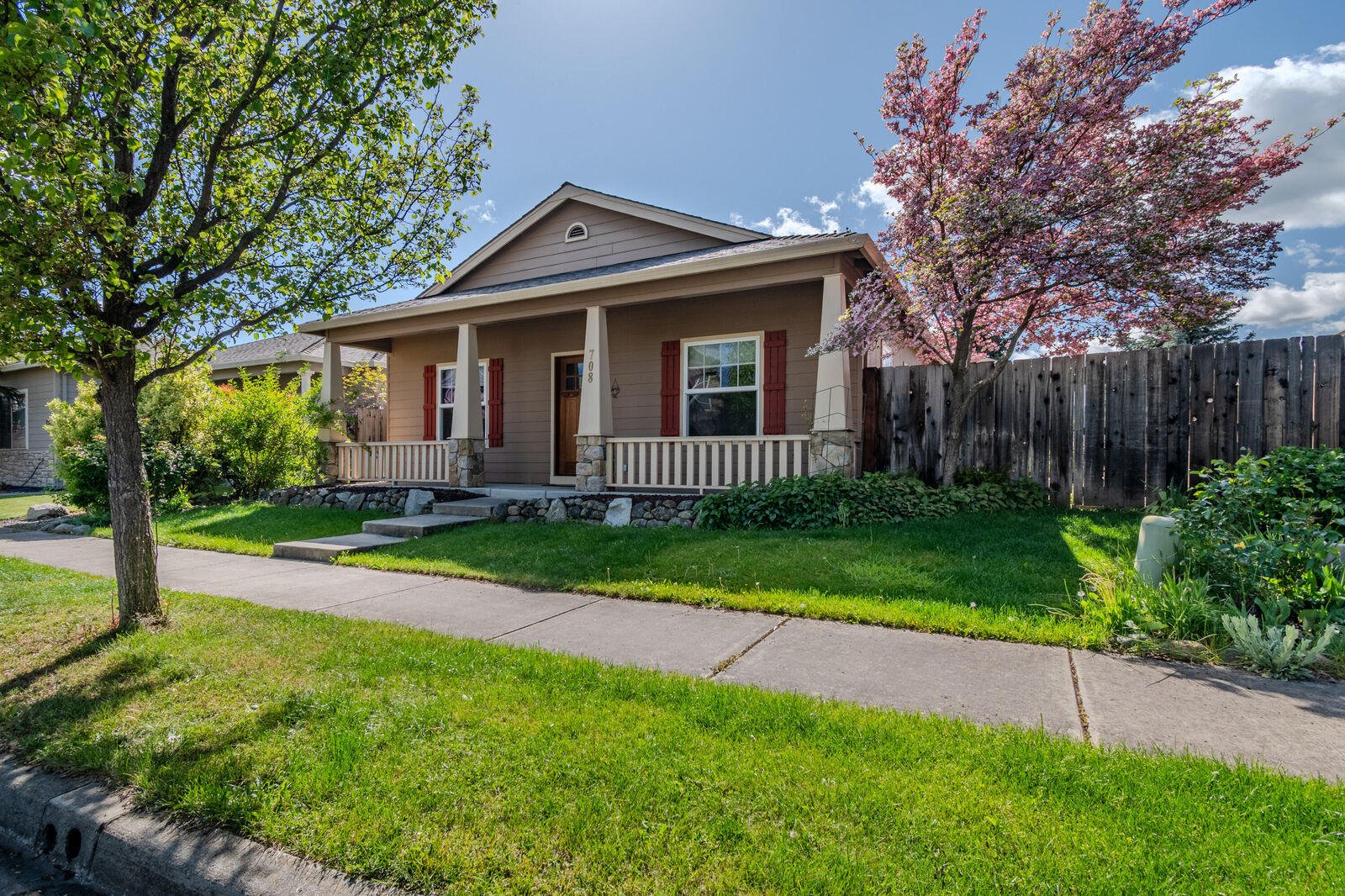 Property Photo:  708 Isherwood Drive  OR 97502 