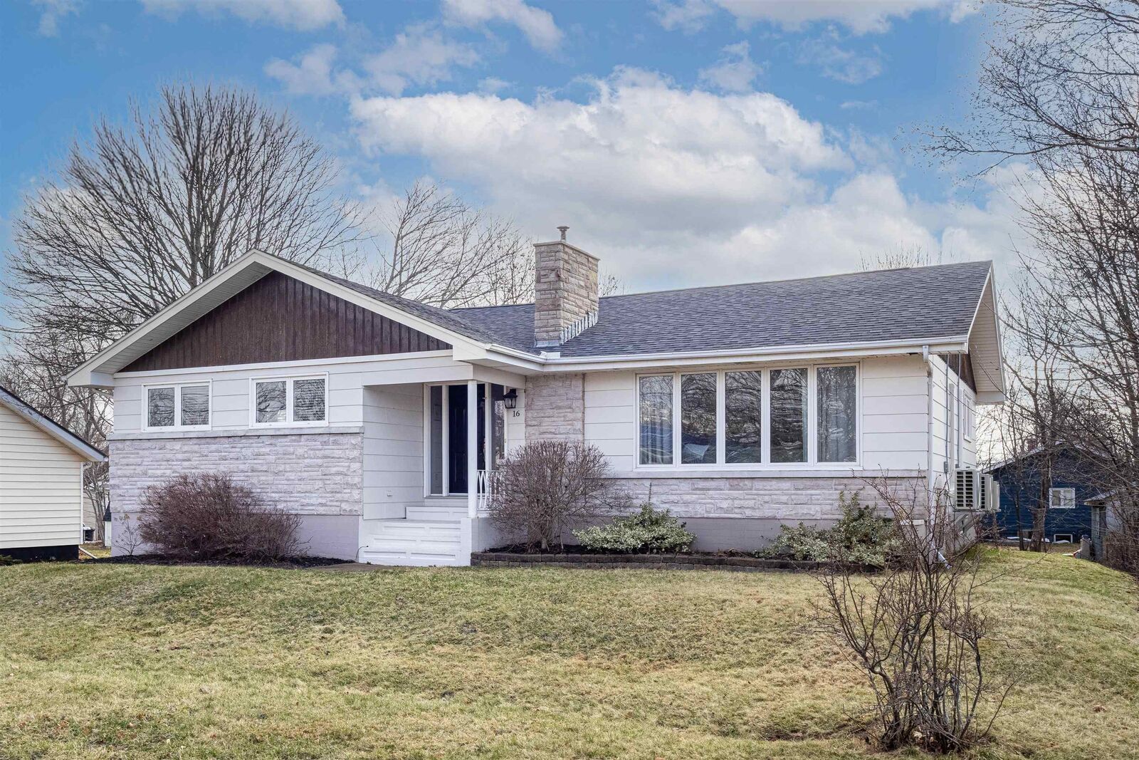 Property Photo: 16 Donwood Drive PE C1A 5L2