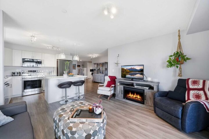 279 Copperpond Common SE 4201 — photo 1