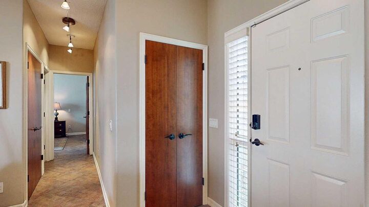 Property Photo:  1997 Sirocco Drive SW 604  AB T3H 3E6 