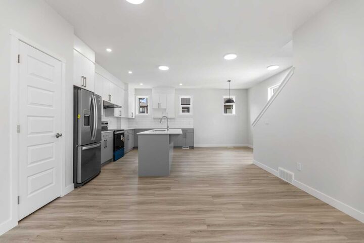 Property Photo: 90 Corner Meadows Manor NE 803 AB T3N 2N8