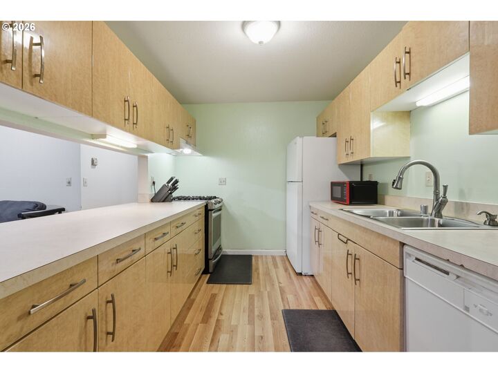 Property Photo:  6208 NE 17th Ave J73  WA 98665 