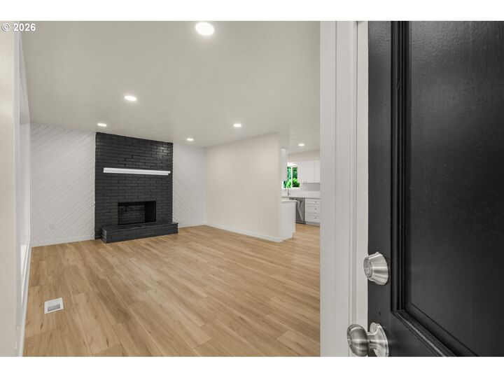 Property Photo:  7923 SE 105th Ave  OR 97266 