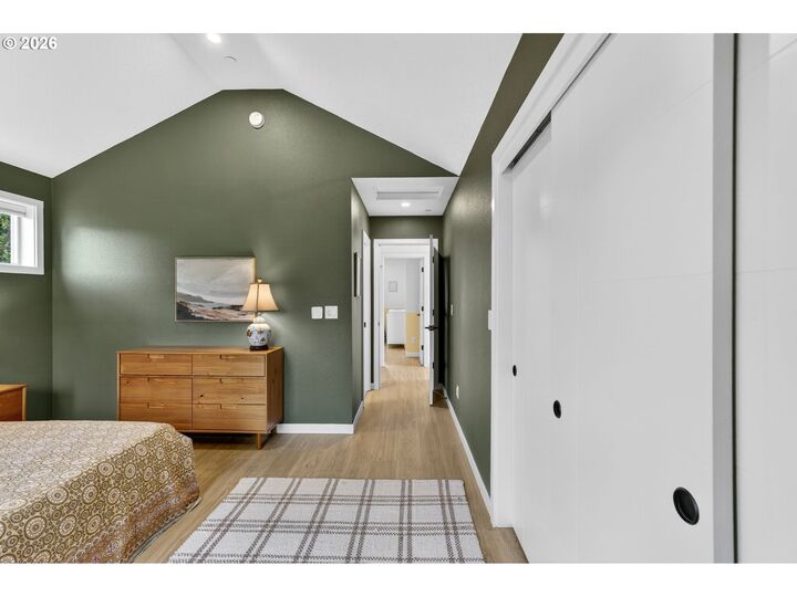 Property Photo:  3954 SE Gladstone St  OR 97202 